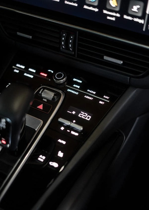 Porsche Cayenne cena 653000 przebieg: 14670, rok produkcji 2022 z Lublin małe 436